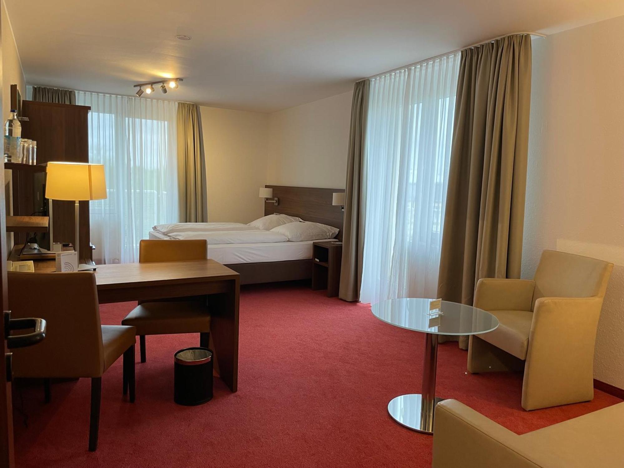 Forum Am Westkreuz Aparthotel München