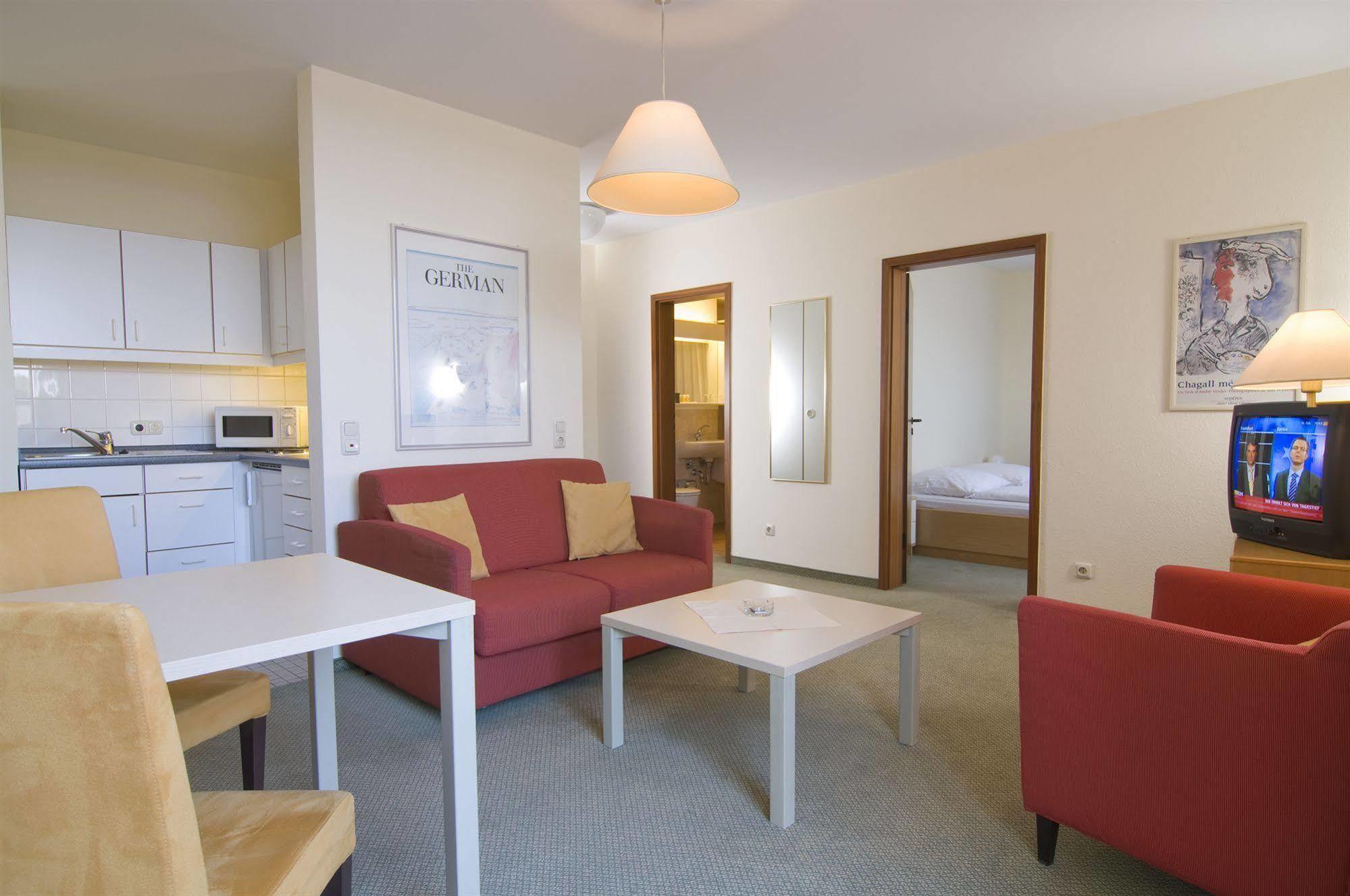 Aparthotel Forum Am Westkreuz 3*